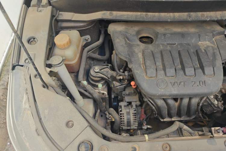 Used FORTHING SX6 2016 2.0L Manual Luxury Version Engine Bay Right
