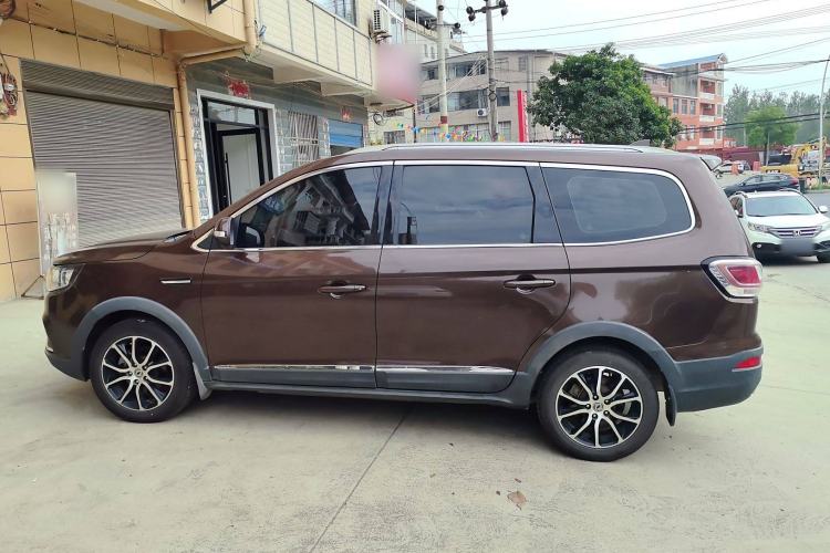 Used FORTHING SX6 2016 2.0L Manual Luxury Version Exterior 5