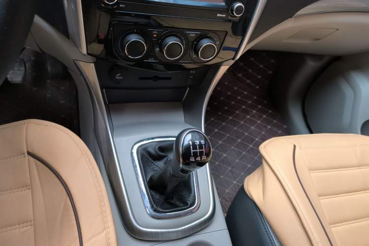 Used FORTHING SX6 2016 2.0L Manual Luxury Version Gear Lever