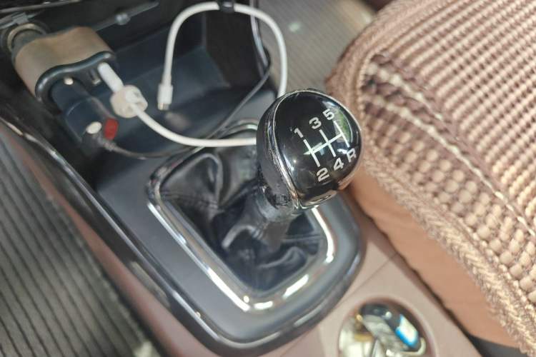 Used FORTHING SX6 2016 1.6L Manual Luxury Model Gear Lever