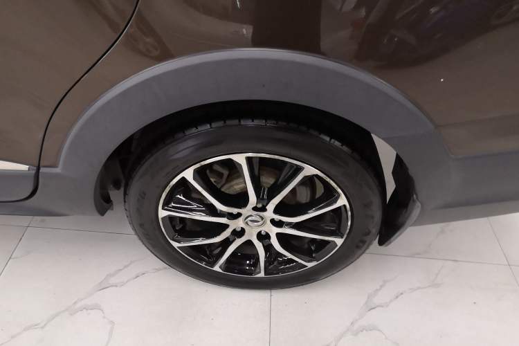 Used FORTHING SX6 2016 1.6L Manual Luxury Model Left Rear Wheel Hub