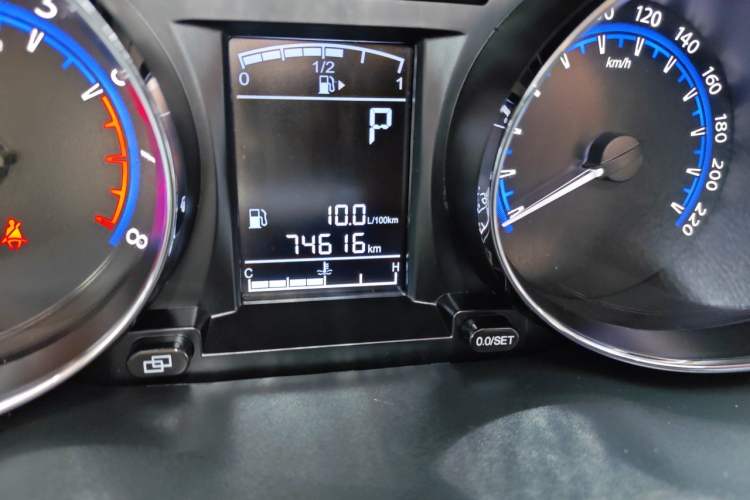 Used FORTHING SX6 2016 1.6L CVT Luxury Model Odometer Close Up