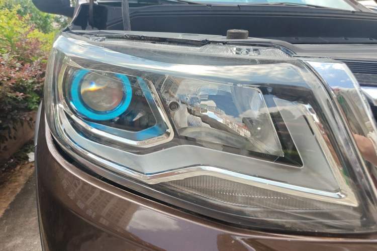 Used FORTHING SX6 2016 1.6L Manual Luxury Model Right Front Headlight