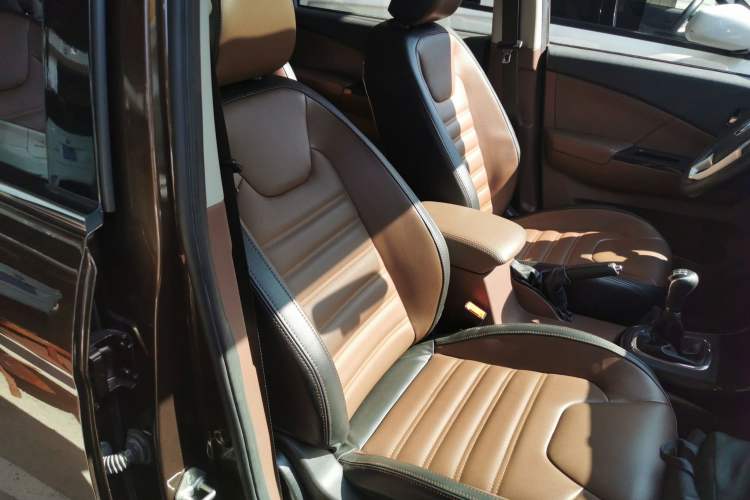 Used FORTHING SX6 2016 1.6L Manual Luxury Model Right Front Seat