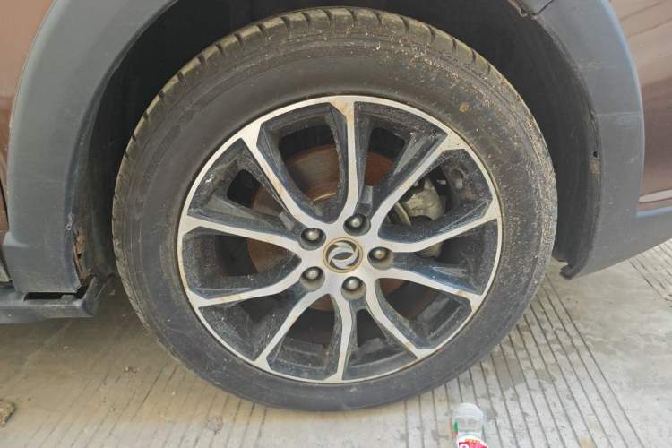 Used FORTHING SX6 2016 2.0L Manual Luxury Version Right Front Wheel Hub
