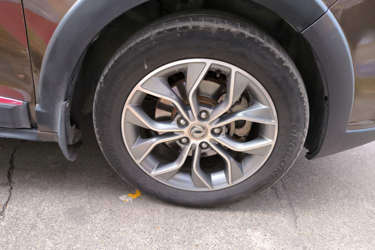 Used FORTHING SX6 2016 2.0L Manual Luxury Version Right Front Wheel Hub