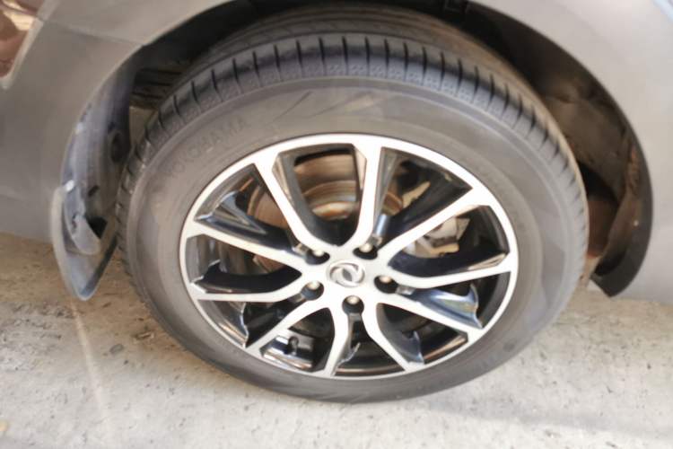 Used FORTHING SX6 2016 1.6L Manual Luxury Model Right Rear Wheel Hub