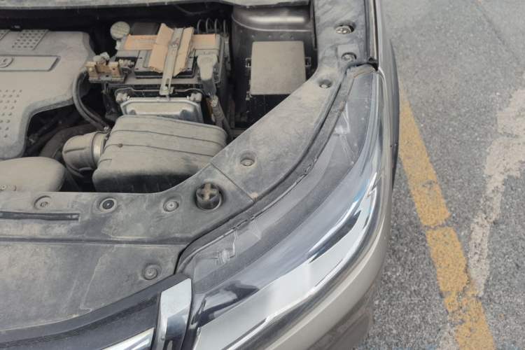Used FORTHING SX6 2016 1.6L CVT Luxury Model Engine Bay Left