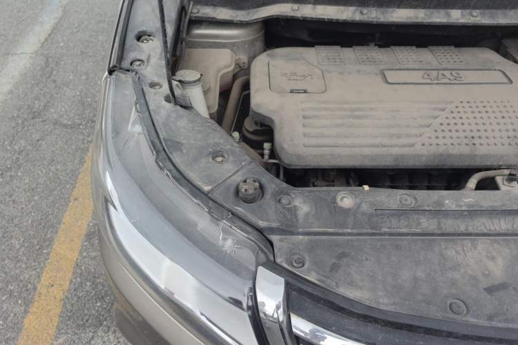 Used FORTHING SX6 2016 1.6L CVT Luxury Model Engine Bay Right