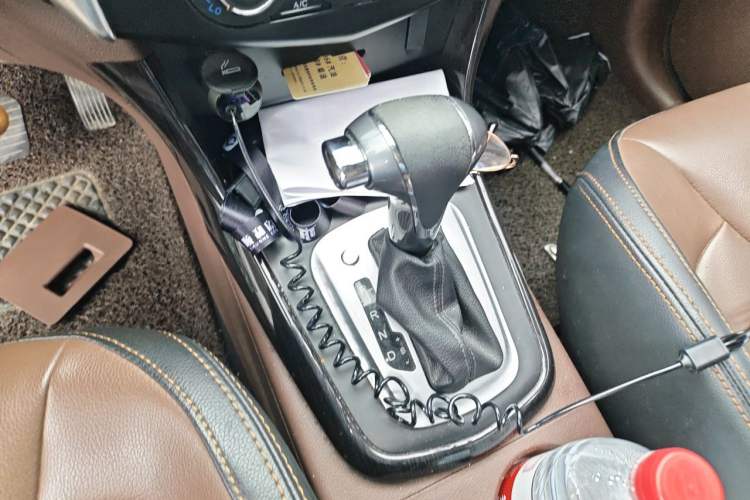 Used FORTHING SX6 2016 1.6L CVT Luxury Model Gear Lever