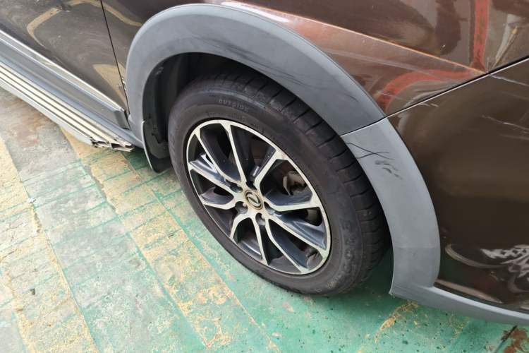 Used FORTHING SX6 2016 1.6L Manual Luxury Model Right Front Wheel Hub