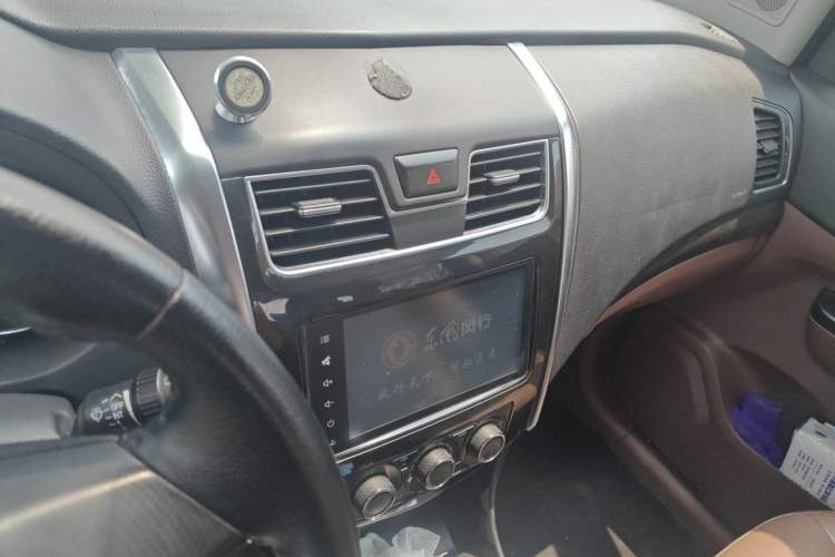 Used FORTHING SX6 2016 2.0L Manual Luxury Version Audio And AC Panel