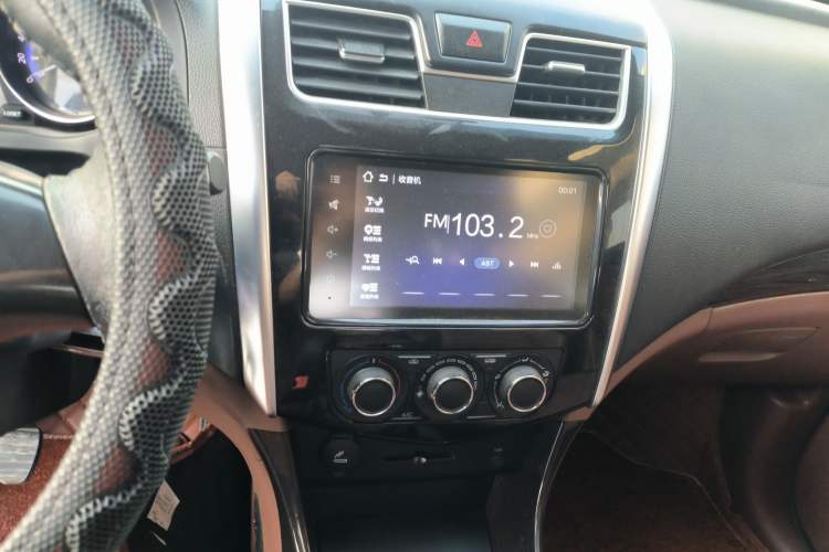 Used FORTHING SX6 2016 2.0L Manual Luxury Version Audio And AC Panel