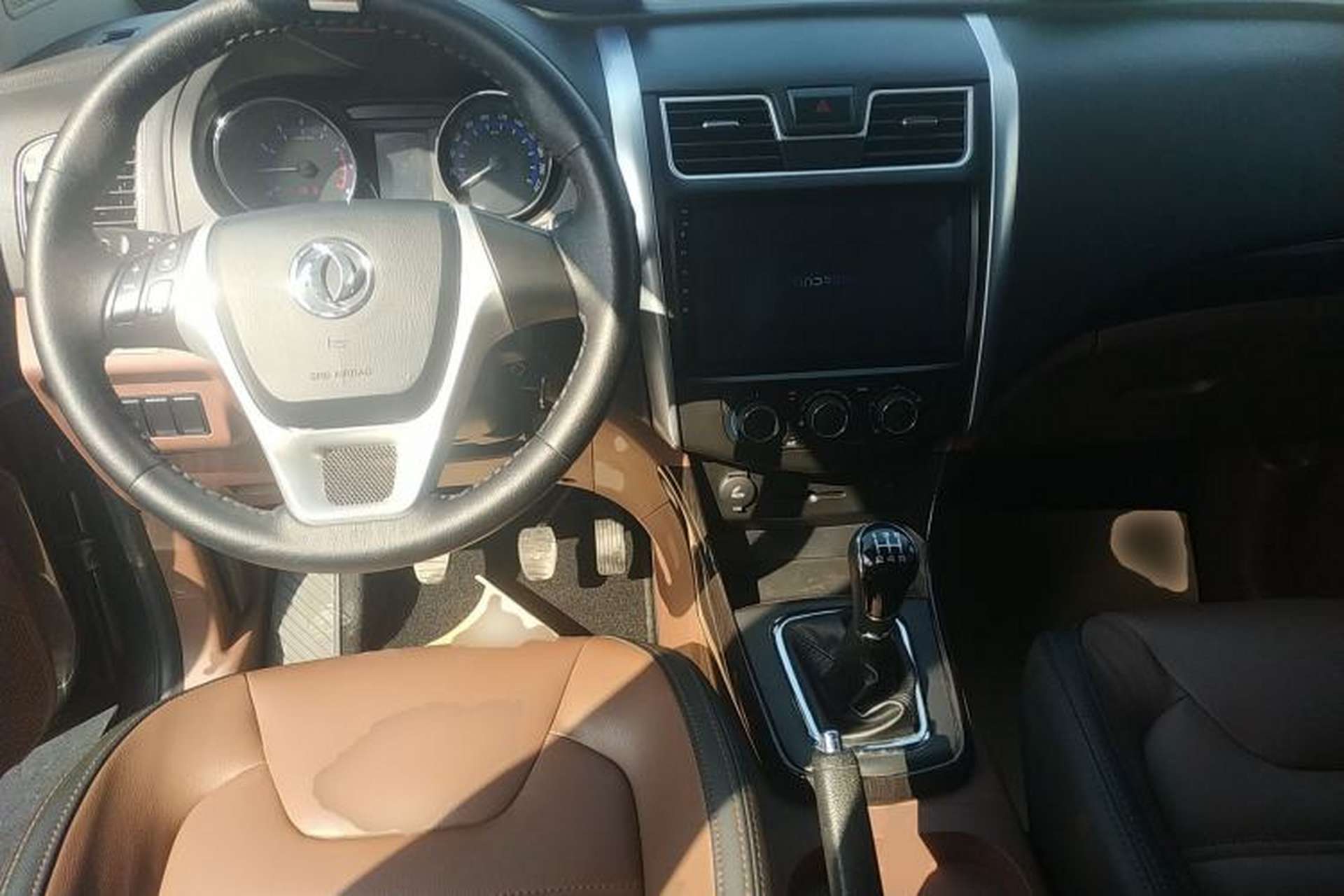 Used FORTHING SX6 2016 1.6L Manual Elite Model Center Console