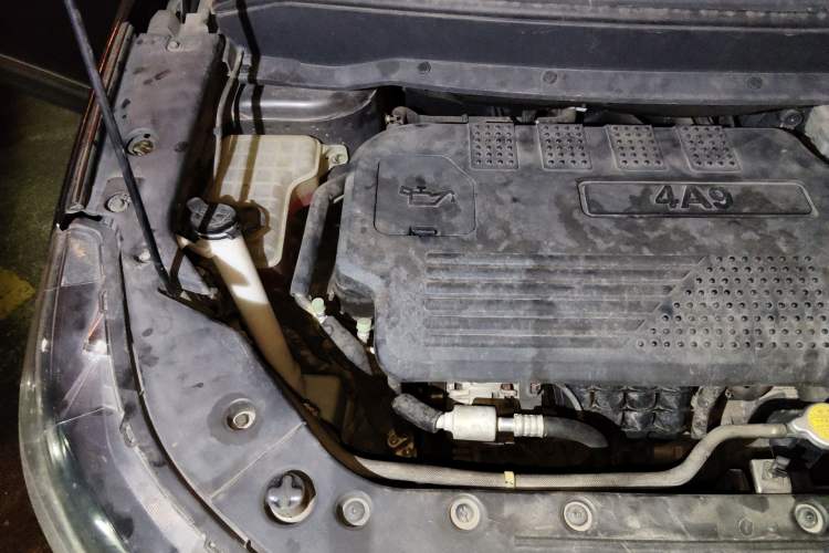 Used FORTHING SX6 2016 1.6L Manual Luxury Model Engine Bay Right