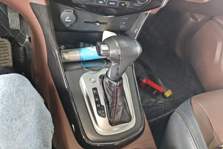 Used FORTHING SX6 2016 1.6L CVT Deluxe Model Gear Lever