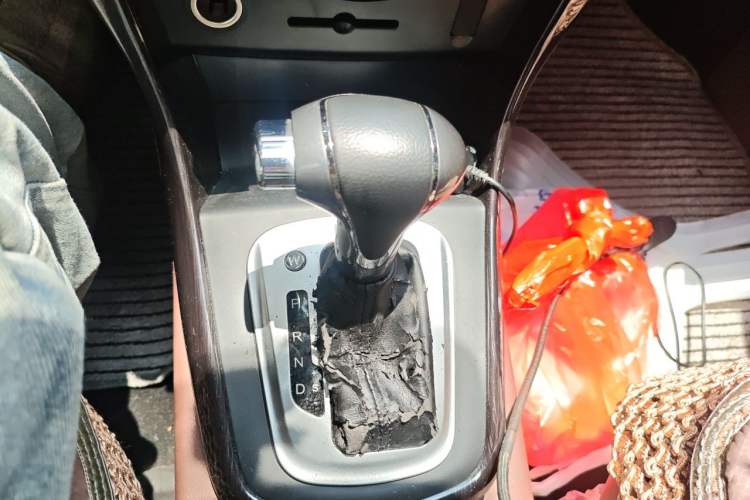 Used FORTHING SX6 2016 1.6L CVT Luxury Model Gear Lever