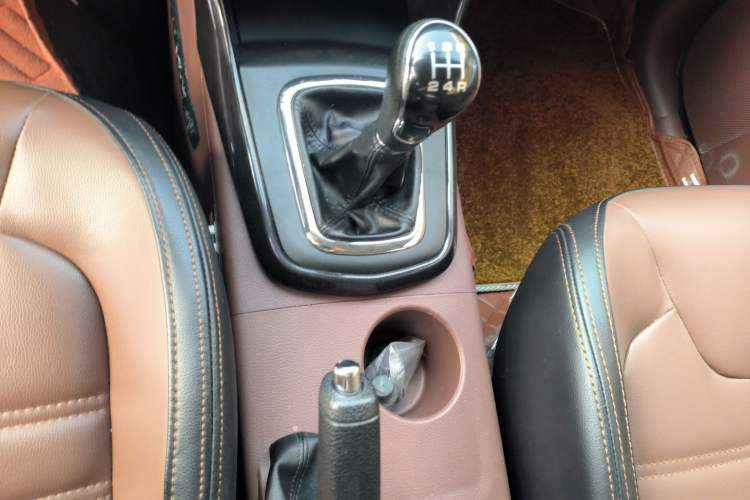 Used FORTHING SX6 2016 2.0L Manual Luxury Version Gear Lever
