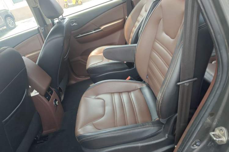 Used FORTHING SX6 2016 2.0L Manual Luxury Version Left Rear Seat