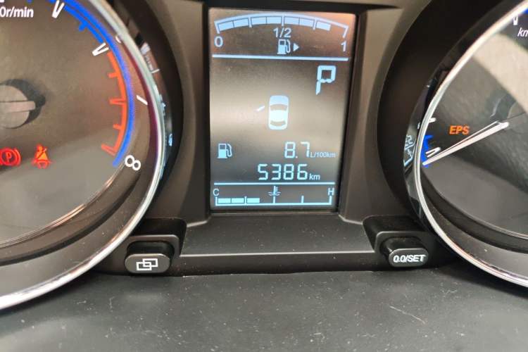 Used FORTHING SX6 2016 1.6L CVT Luxury Model Odometer Close Up