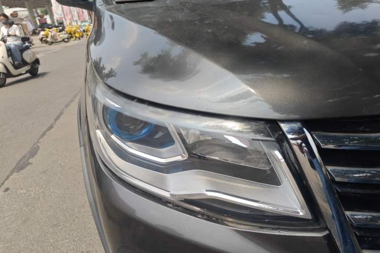 Used FORTHING SX6 2016 2.0L Manual Luxury Version Right Front Headlight