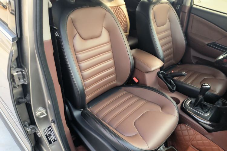Used FORTHING SX6 2016 2.0L Manual Luxury Version Right Front Seat