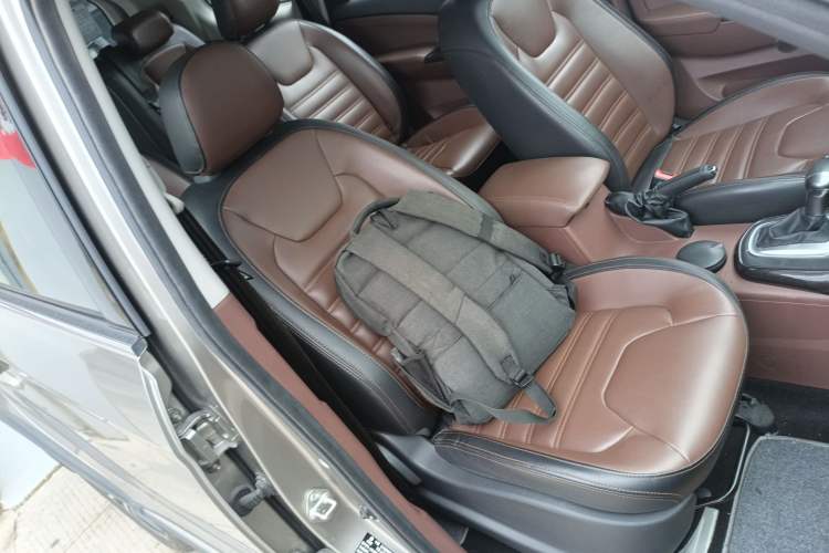 Used FORTHING SX6 2016 1.6L CVT Deluxe Model Right Front Seat