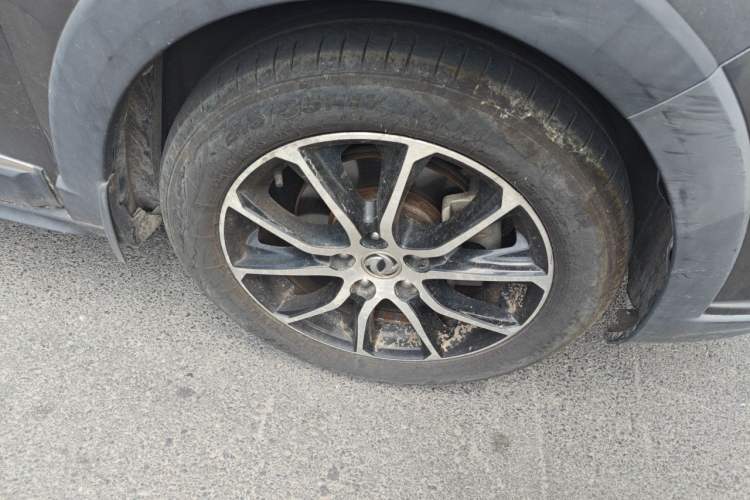 Used FORTHING SX6 2016 2.0L Manual Luxury Version Right Front Wheel Hub