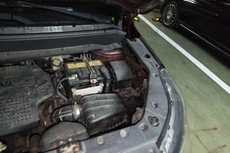 Used FORTHING SX6 2016 1.6L CVT Luxury Model Engine Bay Left