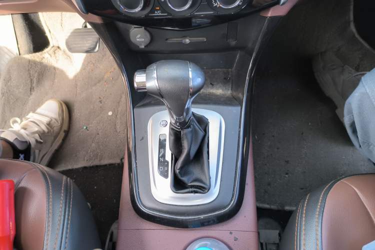 Used FORTHING SX6 2016 1.6L CVT Luxury Model Gear Lever