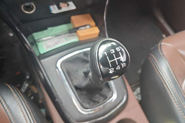 Used FORTHING SX6 2016 1.6L Manual Luxury Model Gear Lever