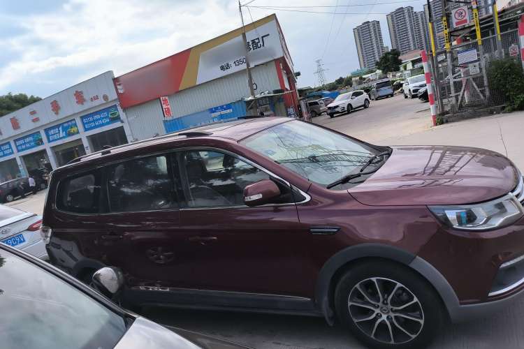 Used FORTHING SX6 2016 1.6L CVT Luxury Model Right Side
