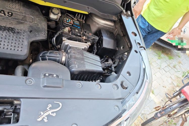 Used FORTHING SX6 2016 1.6L Manual Luxury Model Engine Bay Left