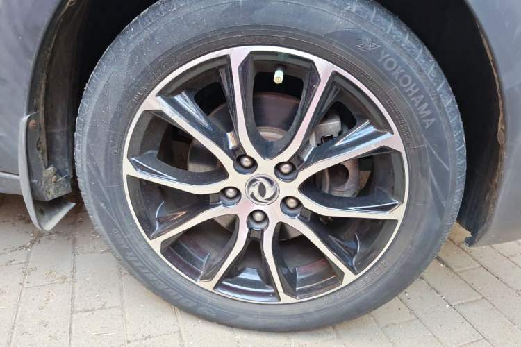 Used FORTHING SX6 2016 1.6L Manual Luxury Model Right Front Wheel Hub