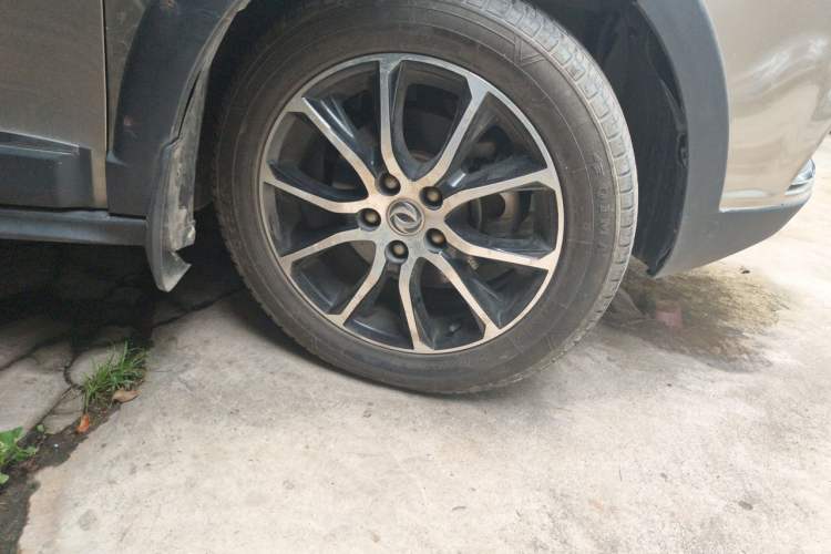Used FORTHING SX6 2016 1.6L Manual Luxury Model Right Front Wheel Hub