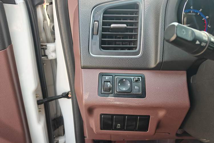 Used FORTHING SX6 2016 1.6L CVT Luxury Model Audio And AC Panel