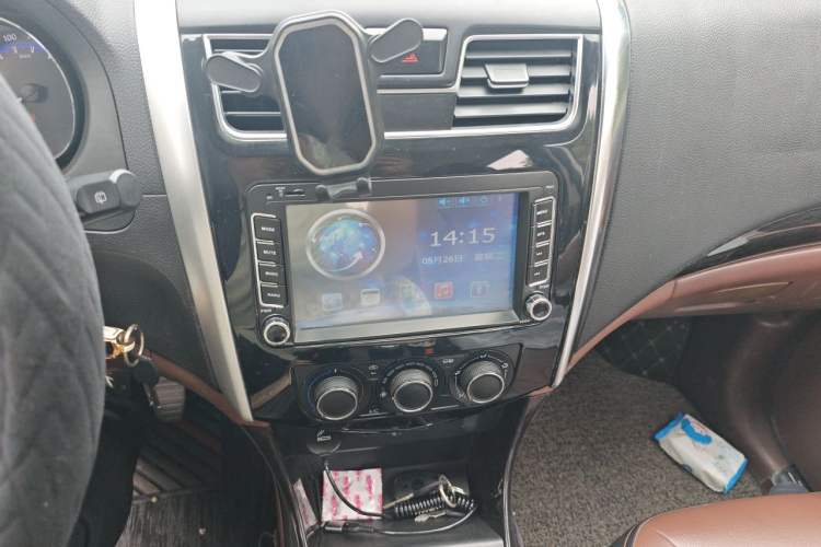 Used FORTHING SX6 2016 1.6L Manual Luxury Model Audio And AC Panel