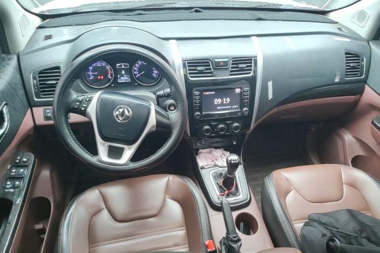 Used FORTHING SX6 2016 1.6L Manual Luxury Model Center Console