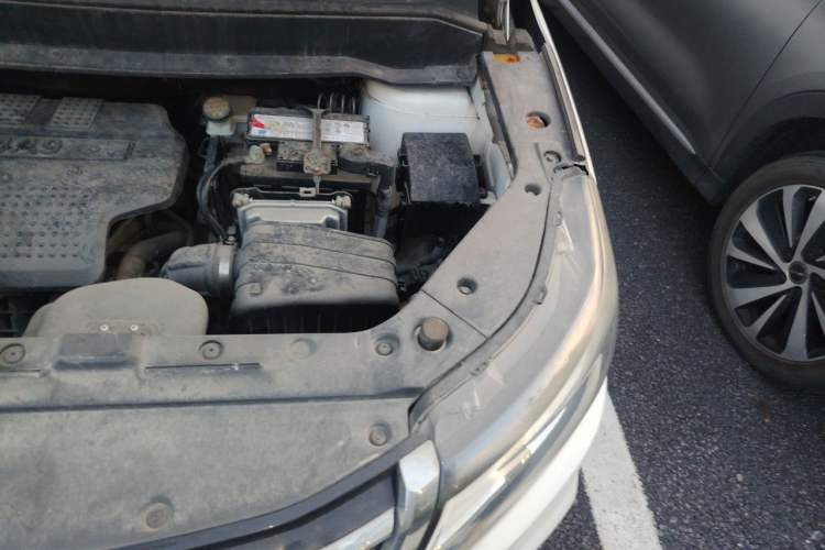 Used FORTHING SX6 2016 1.6L CVT Luxury Model Engine Bay Left