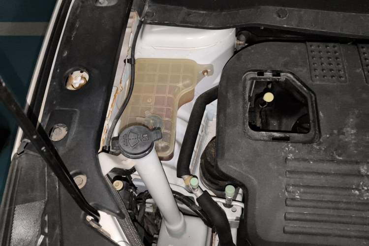 Used FORTHING SX6 2016 1.6L Manual Luxury Model Engine Bay Right