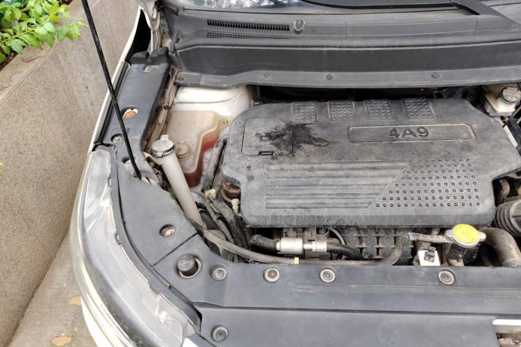 Used FORTHING SX6 2016 1.6L CVT Luxury Model Engine Bay Right