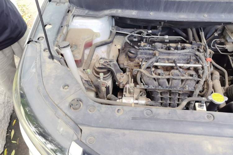 Used FORTHING SX6 2016 1.6L Manual Luxury Model Engine Bay Right