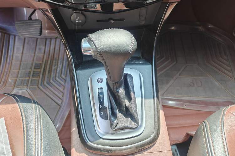 Used FORTHING SX6 2016 1.6L CVT Luxury Model Gear Lever