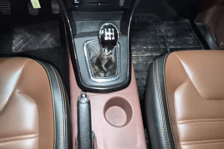 Used FORTHING SX6 2016 1.6L Manual Luxury Model Gear Lever