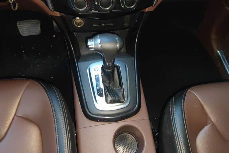 Used FORTHING SX6 2016 1.6L CVT Luxury Model Gear Lever