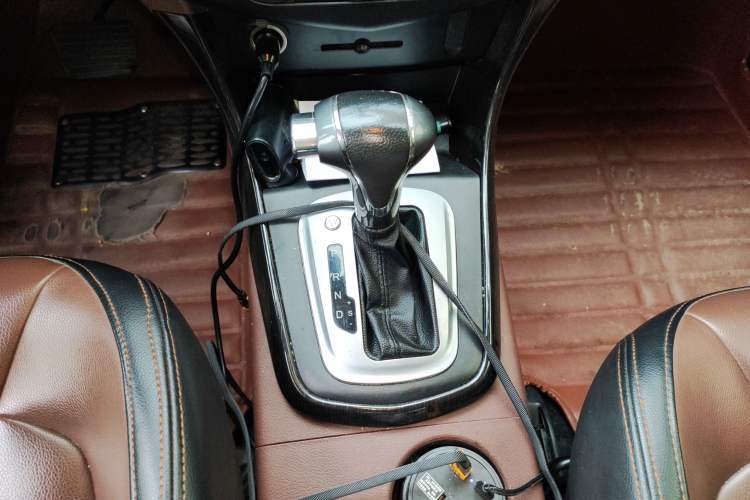 Used FORTHING SX6 2016 1.6L CVT Luxury Model Gear Lever