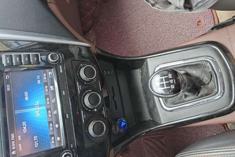 Used FORTHING SX6 2016 1.6L Manual Luxury Model Gear Lever