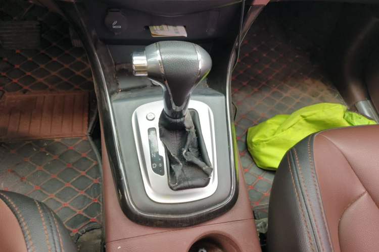 Used FORTHING SX6 2016 1.6L CVT Luxury Model Gear Lever