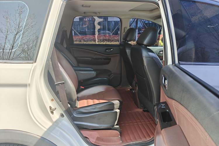 Used FORTHING SX6 2016 1.6L CVT Luxury Model Interior 3