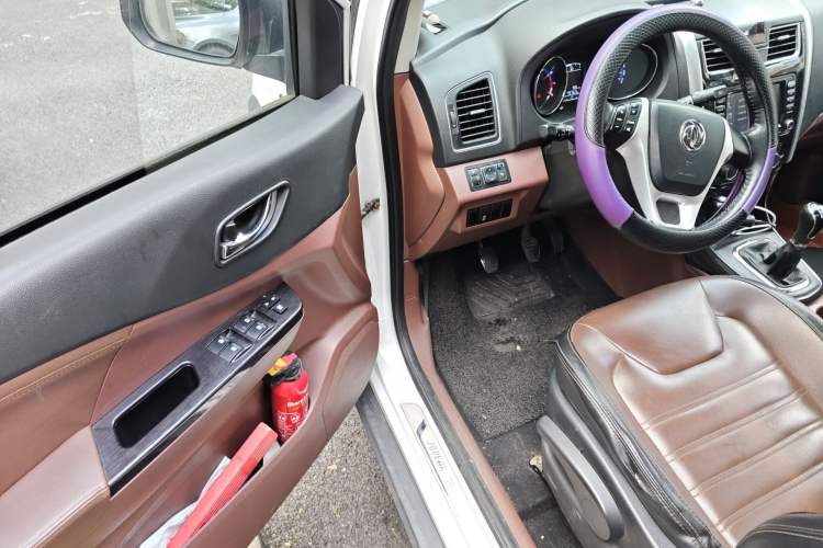 Used FORTHING SX6 2016 1.6L Manual Luxury Model Interior 3